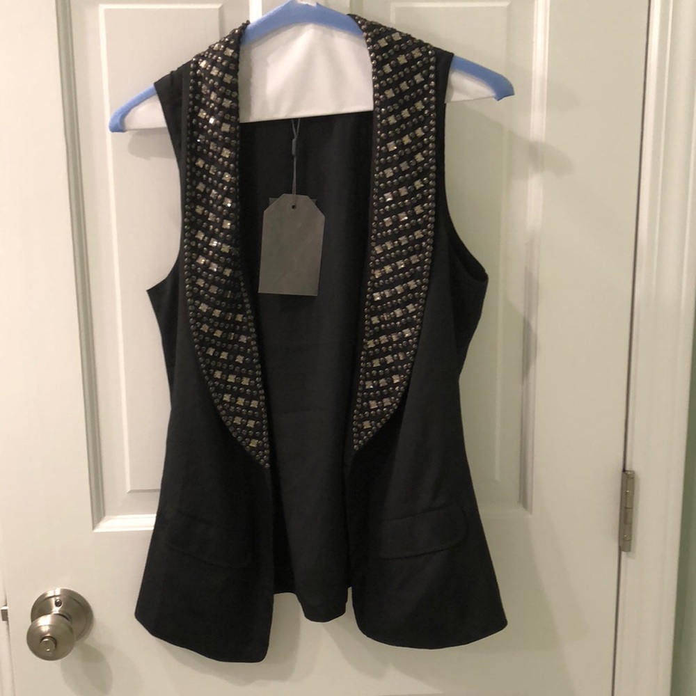 NWT- Patterson J Kincaid sleeveless blazer